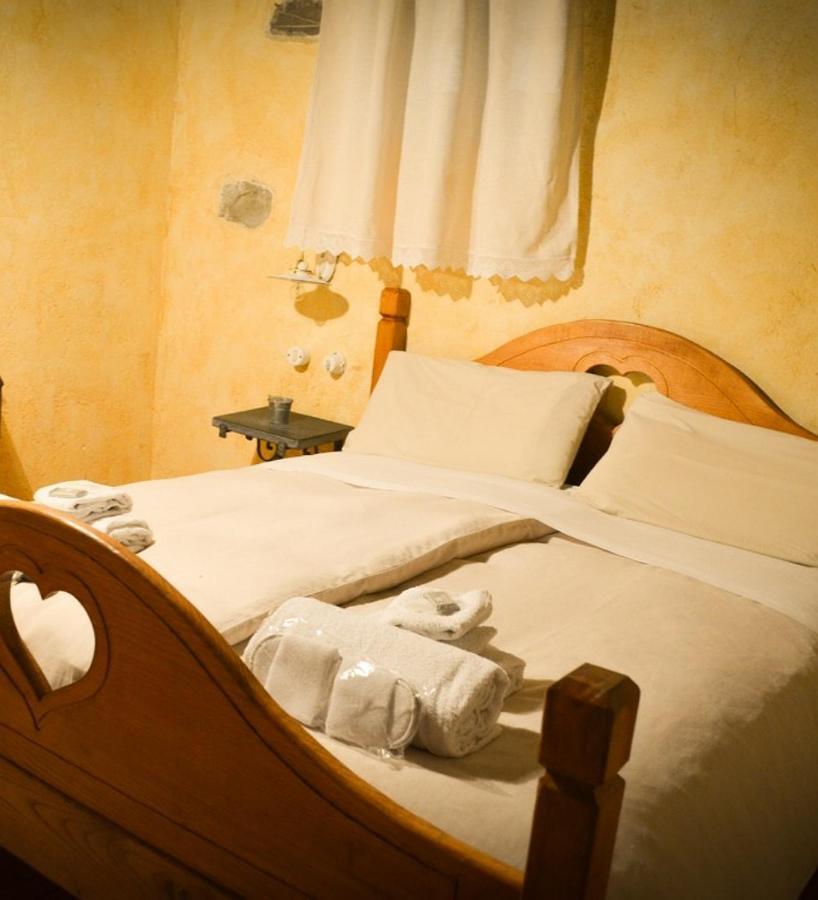 Il Cappellaio Matto Bed & Breakfast Montalto Ligure Ngoại thất bức ảnh
